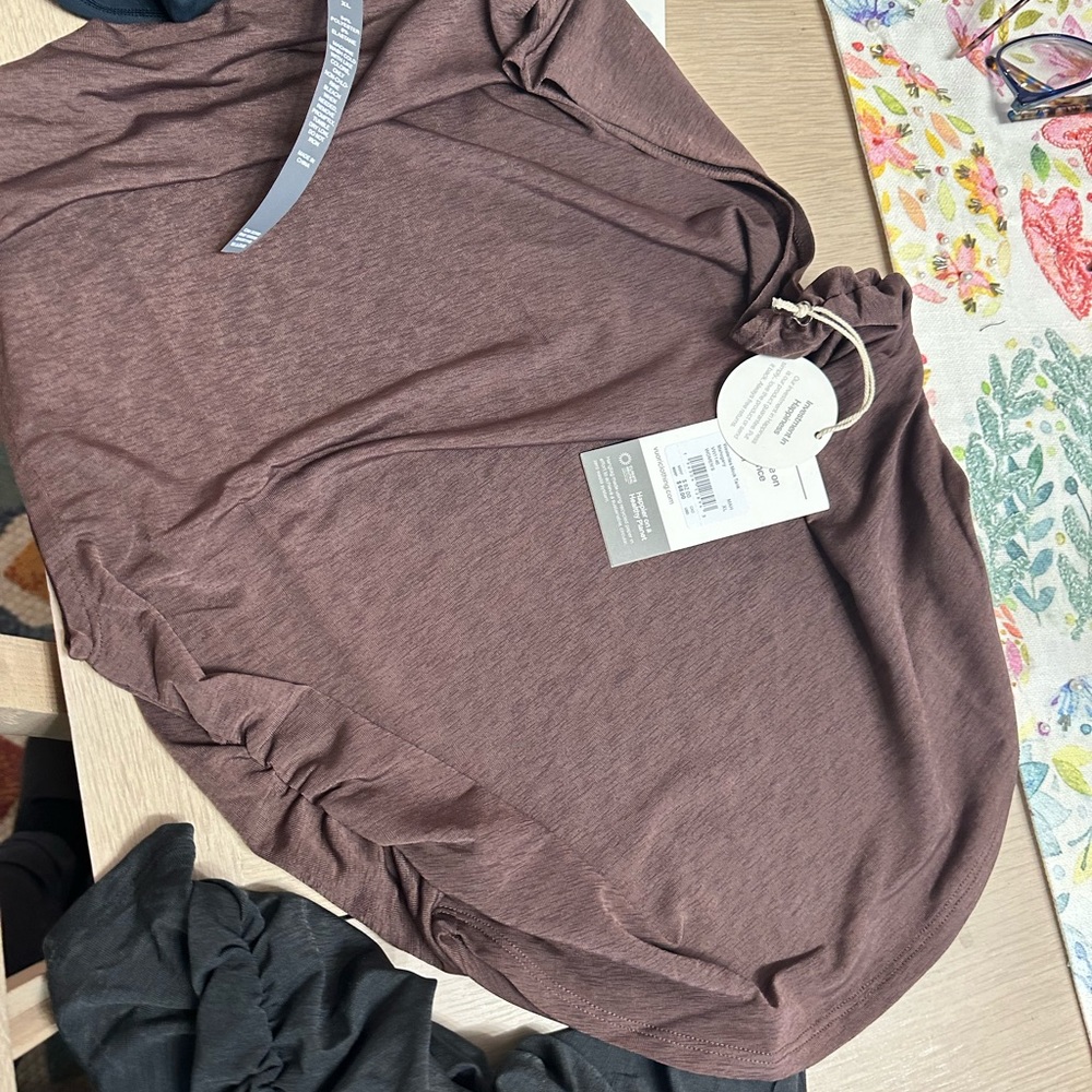 Vuori XL Plum Top